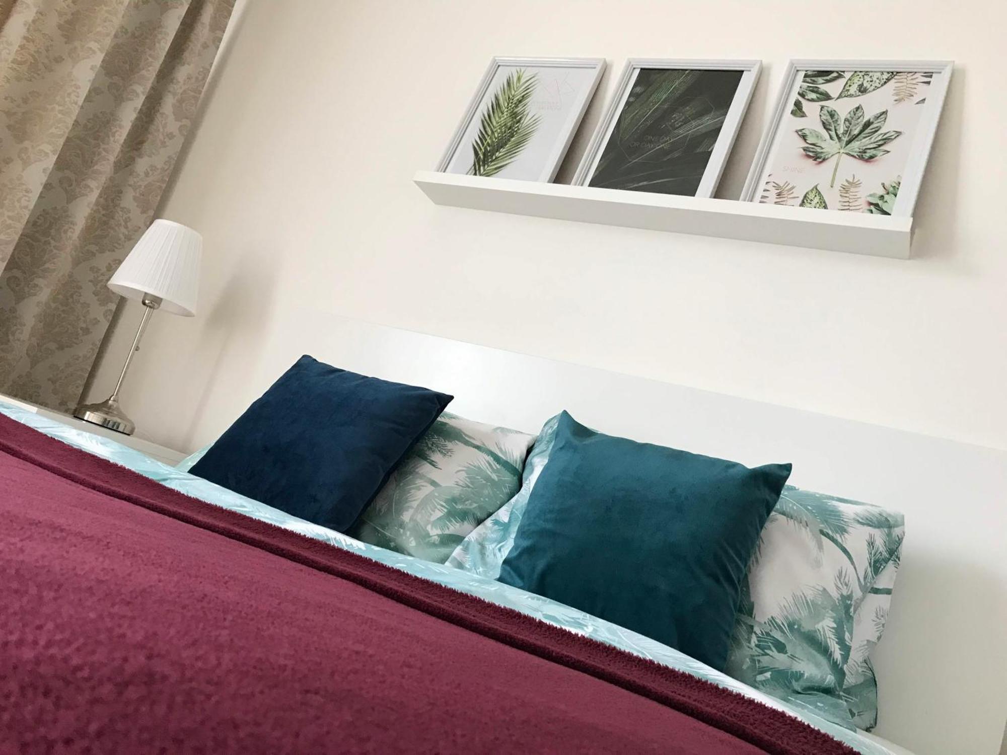 E1 Luxury Oldtown Apt - 2X Parking, Foodstore, Pcscreen, Netflix, Unlimited Music, Crib, Babychair, Fastwifi, Aircon Kosice Bagian luar foto